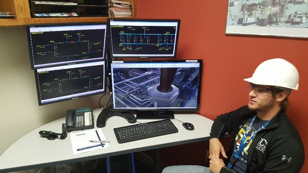 SCC Student in the Power Plant Simulator Room